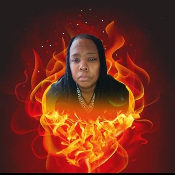 Meet your Posher, April - Picture 1 of 1